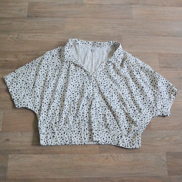 American Eagle Animal Print Black White Collared Wrap Top Size Large - Picture 1 of 4